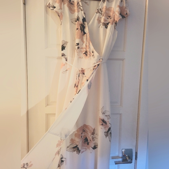 Wrap-Style Floral Maxi Dress - Picture 3 of 6